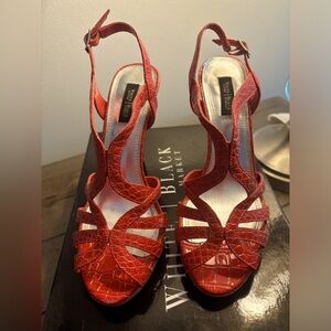 Like NEW - WHBM patent leather heels size 7.5
